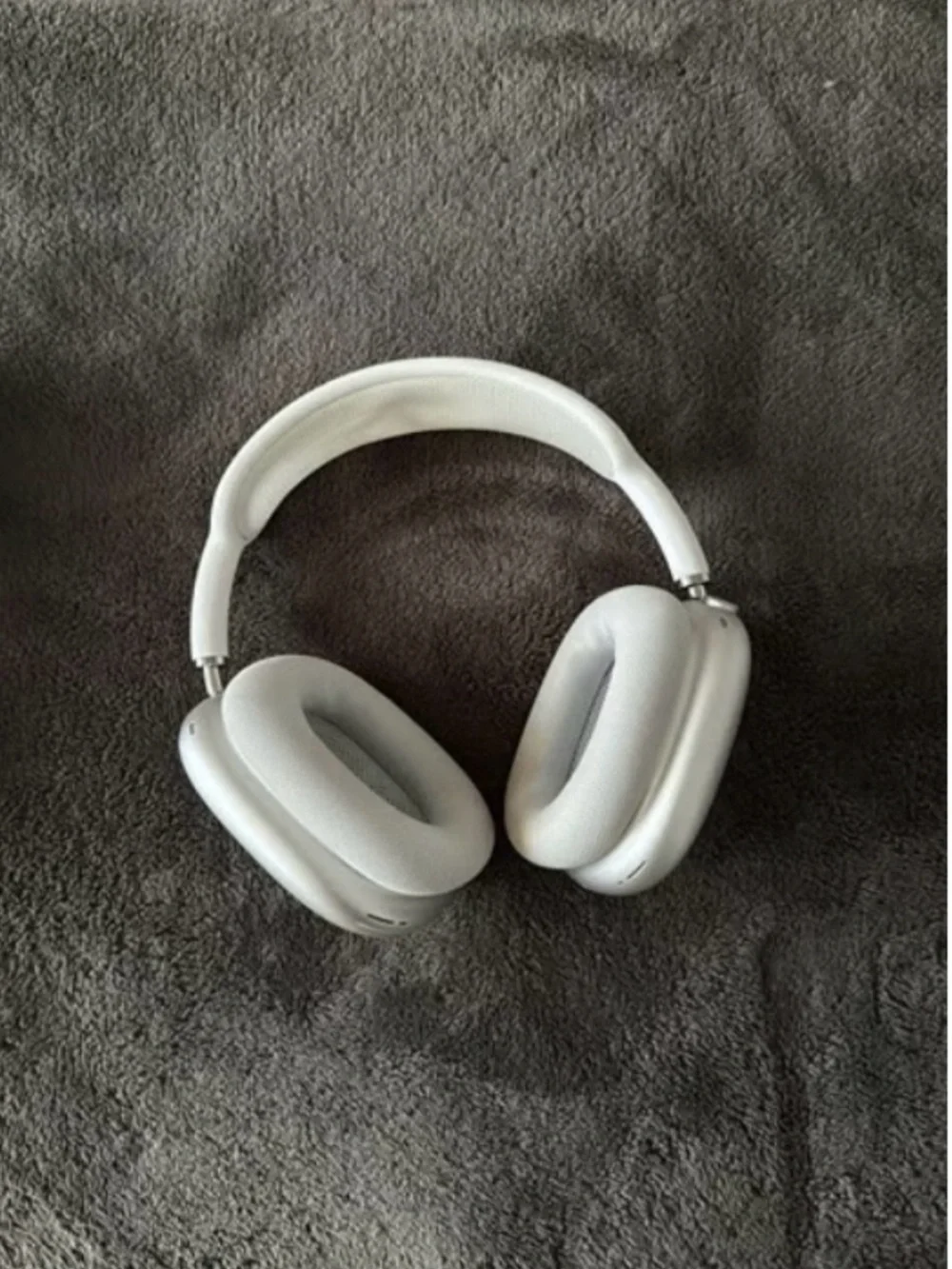Apple White Over-Ear Headphones with Cushioned Headband